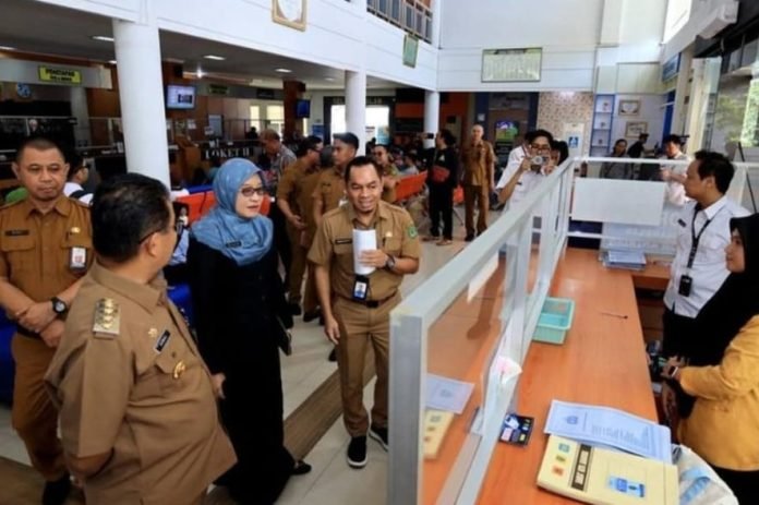 Retribusi Pajak Kendaraan Naik 115 Persen, Samsat Samarinda Sediakan Bus Samsat Keliling Mudahkan Administrasi Wajib Pajak